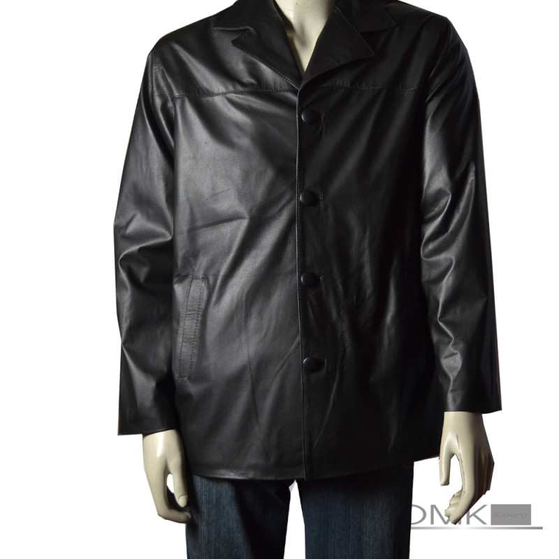 jaqueta de couro com botão